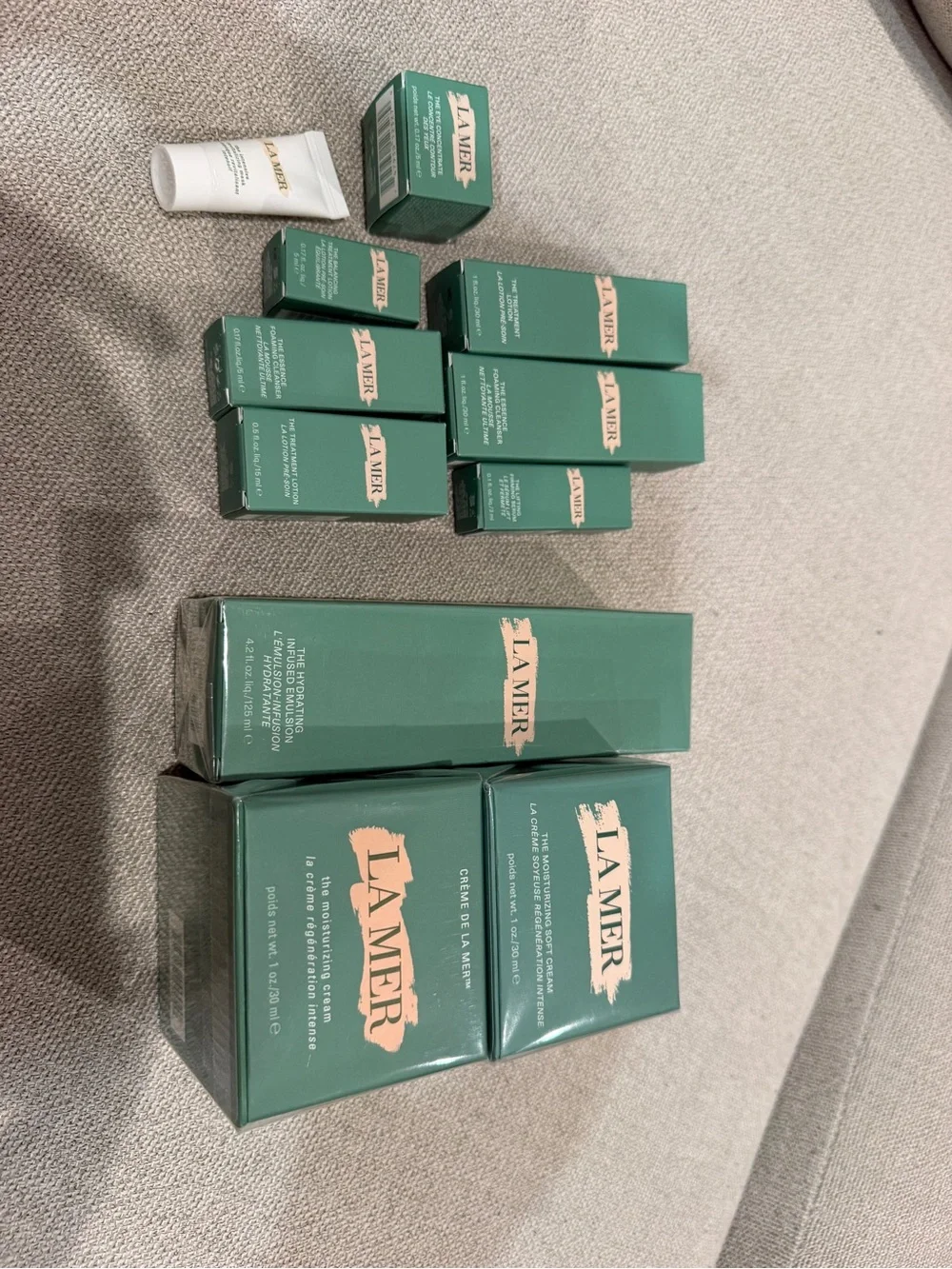 La Mer Green and Gold Luxury Skincare Set - Picture 3 of 3